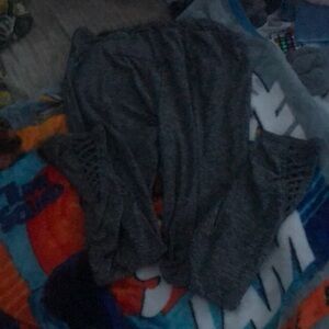 grey leggings they have a pattern it kinda resembles tv static, super stretchy